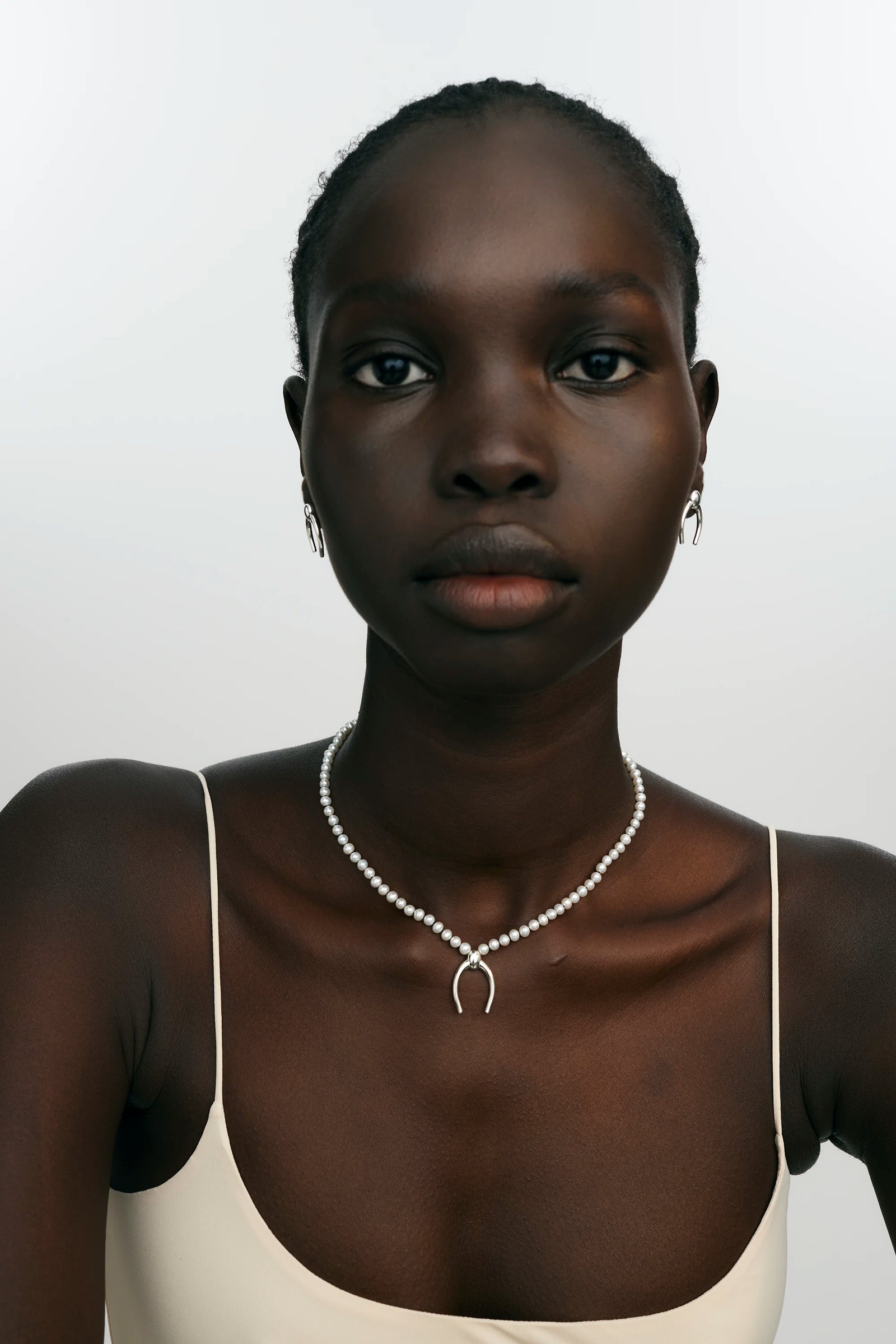 ARC PENDANT - PEARL COLLAR - SILVER