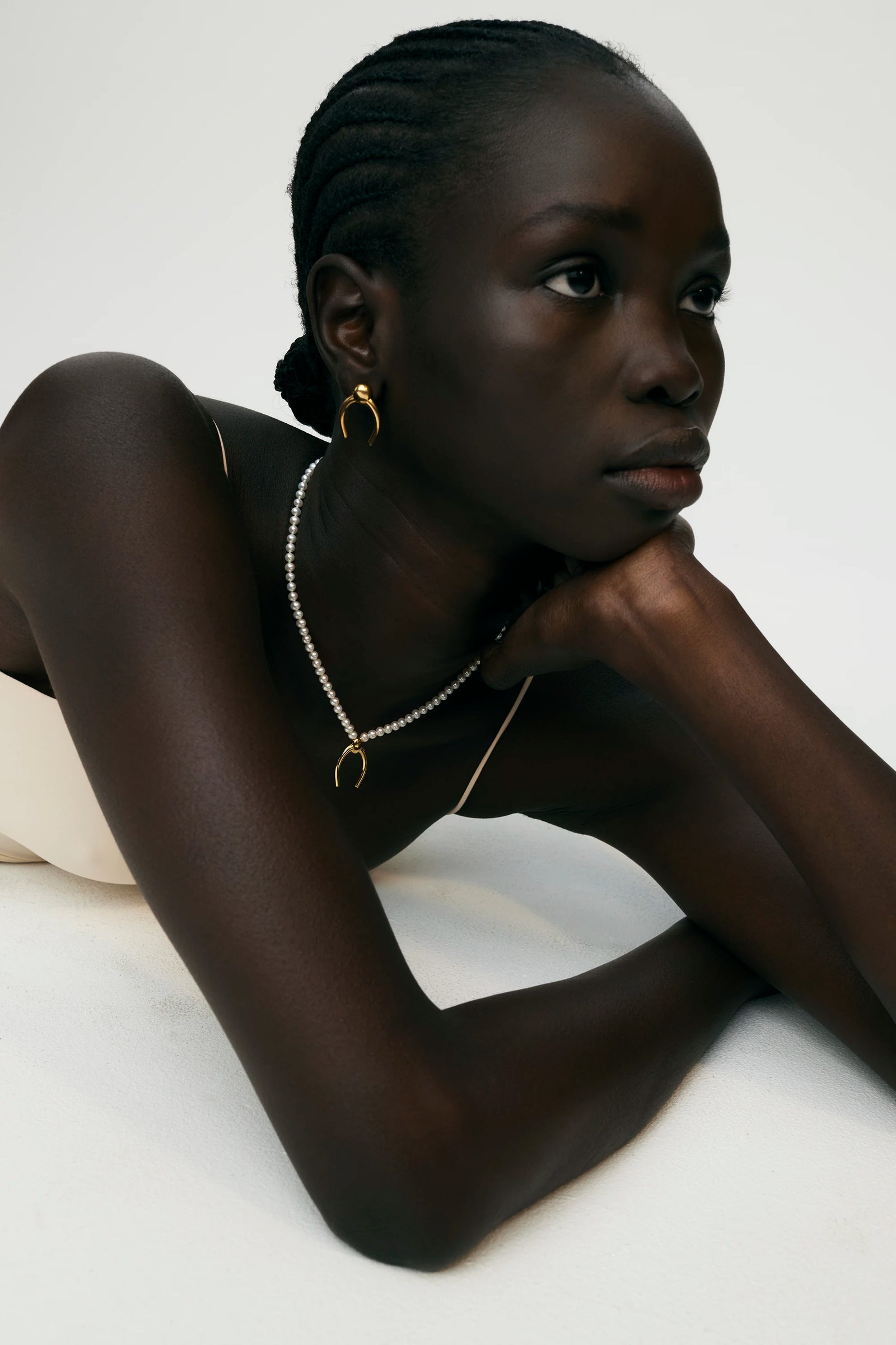 ARC PENDANT - PEARL COLLAR - GOLD