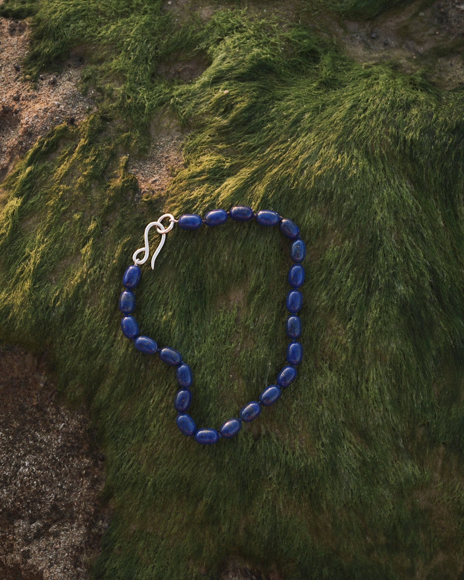 OVAL LAPIS COLLAR