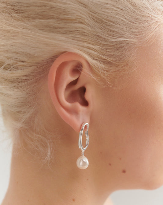 Mila Earrings - Pearls